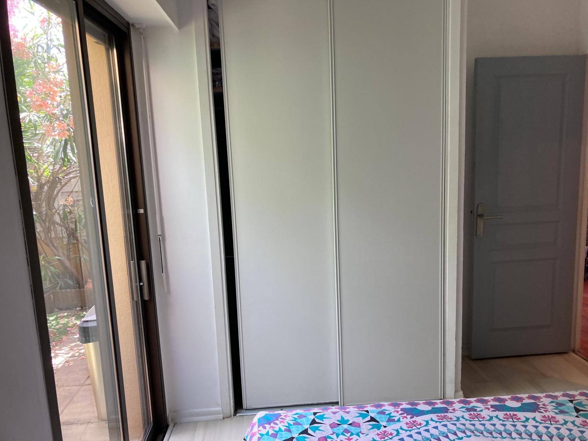 T2 Traversant Avec Une Grande Terrasse Et Piscine Cagnes-sur-Mer Exteriör bild