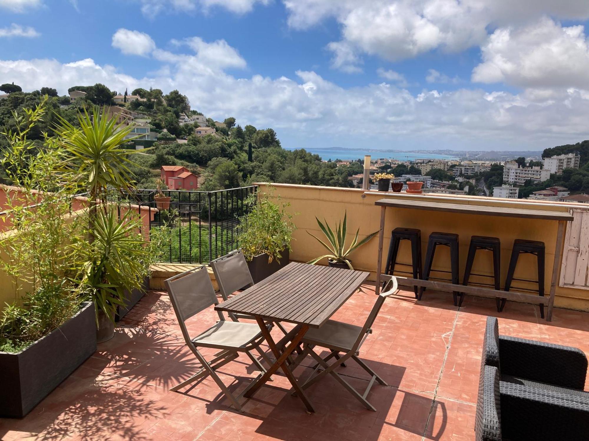 T2 Traversant Avec Une Grande Terrasse Et Piscine Cagnes-sur-Mer Exteriör bild